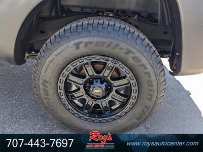 2010 Toyota Tacoma V6  4WD - Photo 5 - Eureka, CA 95501
