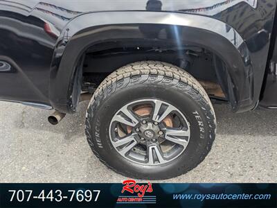 2019 Toyota Tacoma TRD Sport  4WD - Photo 9 - Eureka, CA 95501