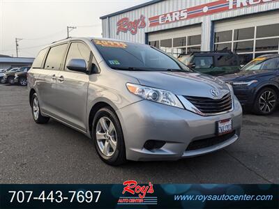 2017 Toyota Sienna LE  7-Passenger - Photo 1 - Eureka, CA 95501