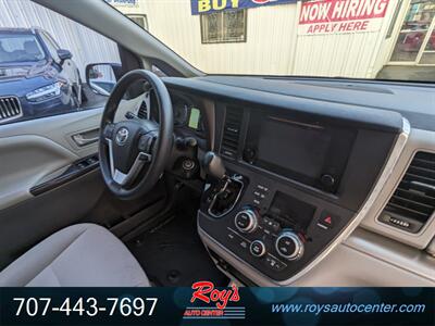 2017 Toyota Sienna LE  7-Passenger - Photo 13 - Eureka, CA 95501