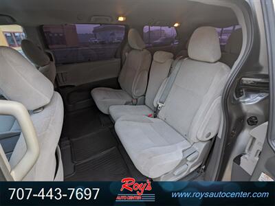 2017 Toyota Sienna LE  7-Passenger - Photo 18 - Eureka, CA 95501