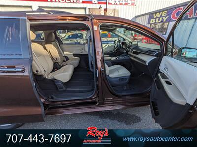 2022 Toyota Sienna XLE  AWD - Photo 16 - Eureka, CA 95501
