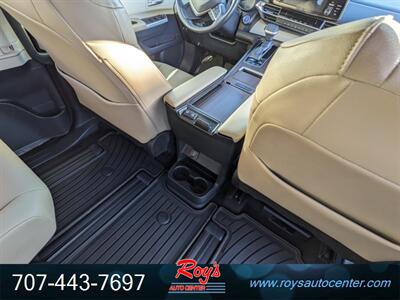 2022 Toyota Sienna XLE  AWD - Photo 14 - Eureka, CA 95501