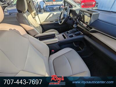 2022 Toyota Sienna XLE  AWD - Photo 10 - Eureka, CA 95501
