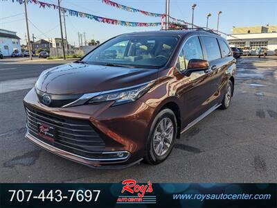2022 Toyota Sienna XLE  AWD - Photo 1 - Eureka, CA 95501