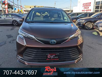 2022 Toyota Sienna XLE  AWD - Photo 5 - Eureka, CA 95501