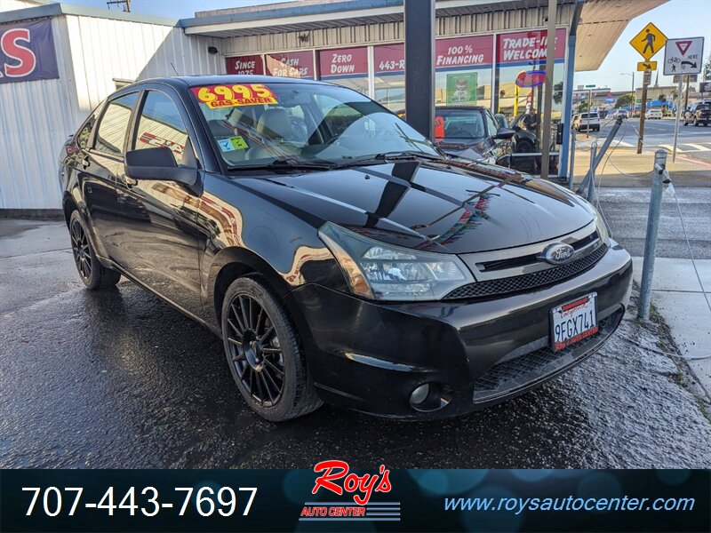 2010 Ford Focus SES's photo