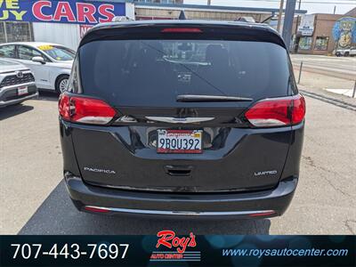 2020 Chrysler Pacifica Limited   - Photo 8 - Eureka, CA 95501