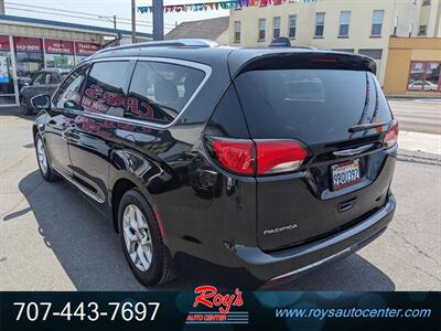 2020 Chrysler Pacifica Limited   - Photo 7 - Eureka, CA 95501