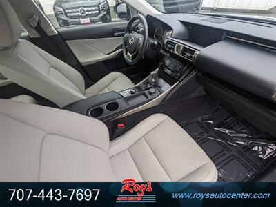 2014 Lexus IS 250   - Photo 11 - Eureka, CA 95501