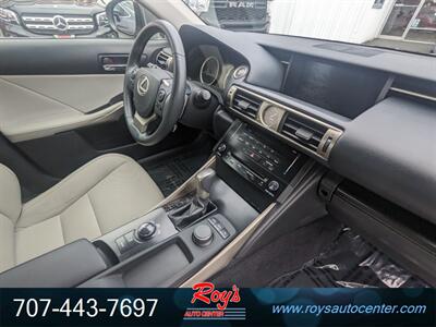 2014 Lexus IS 250   - Photo 12 - Eureka, CA 95501
