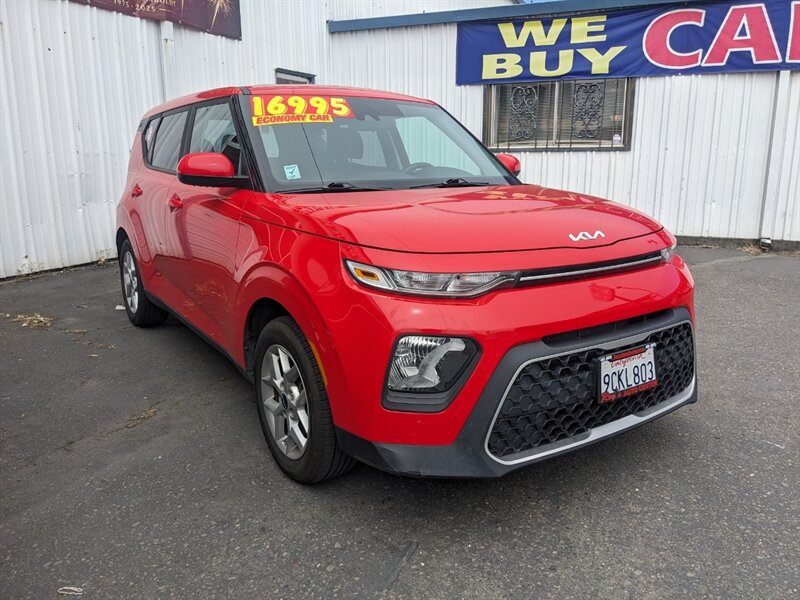 2022 Kia Soul LX  