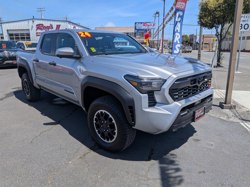 2024 Toyota Tacoma SR5  4WD
