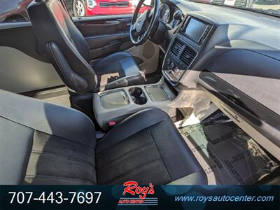 2019 Dodge Grand Caravan SXT   - Photo 9 - Eureka, CA 95501