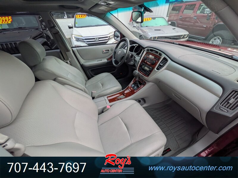 2007 Toyota Highlander AWD - Photo 9 - Eureka, CA 95501