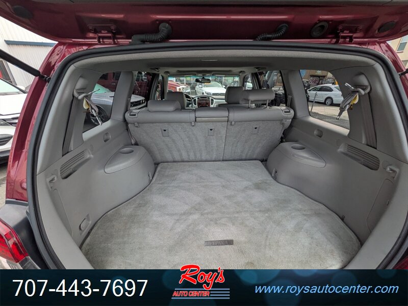 2007 Toyota Highlander AWD - Photo 19 - Eureka, CA 95501