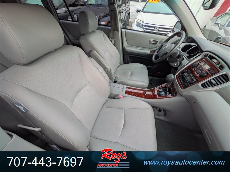 2007 Toyota Highlander AWD - Photo 10 - Eureka, CA 95501
