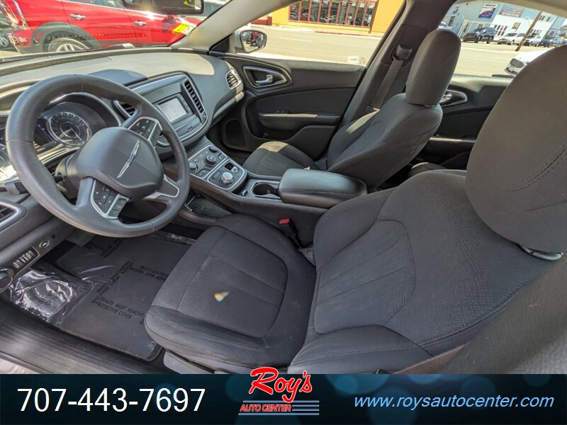 2016 Chrysler 200 Series Limited - Photo 15 - Eureka, CA 95501