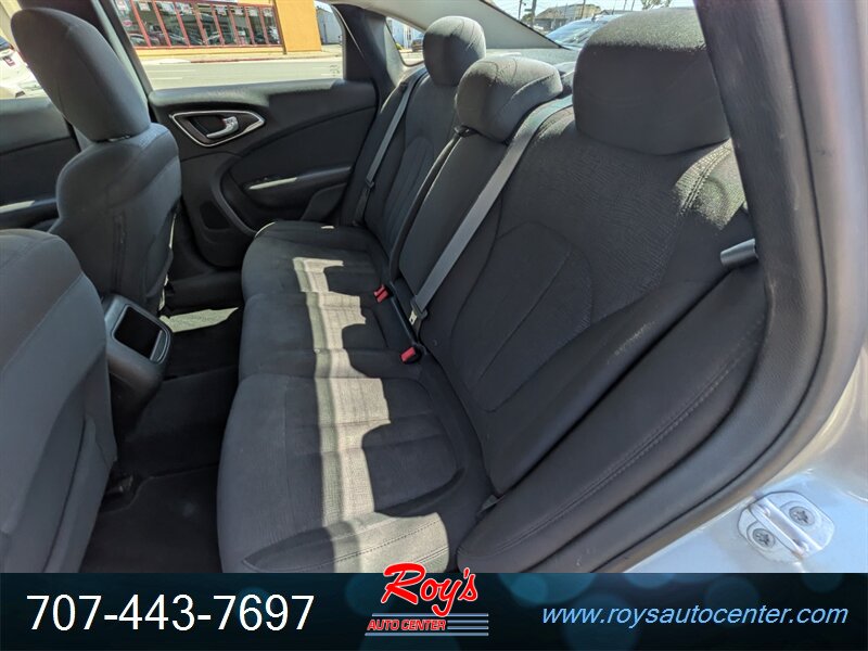 2016 Chrysler 200 Series Limited - Photo 14 - Eureka, CA 95501