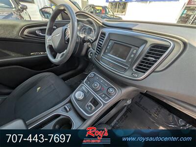 2016 Chrysler 200 Series Limited - Photo 11 - Eureka, CA 95501