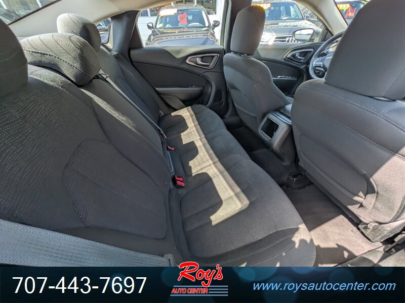 2016 Chrysler 200 Series Limited - Photo 12 - Eureka, CA 95501