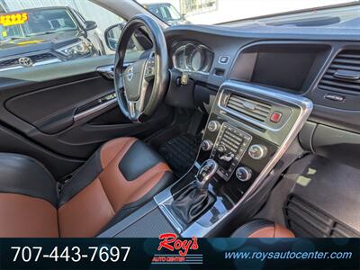 2016 Volvo V60 Cross Country T5 Platinum  AWD - Photo 14 - Eureka, CA 95501