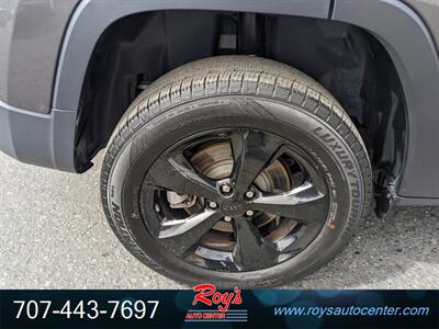 2018 Jeep Cherokee Limited  4WD - Photo 9 - Eureka, CA 95501