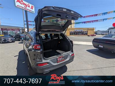 2018 Jeep Cherokee Limited  4WD - Photo 11 - Eureka, CA 95501