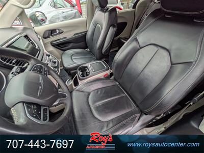 2022 Chrysler Pacifica Touring L - Photo 24 - Eureka, CA 95501