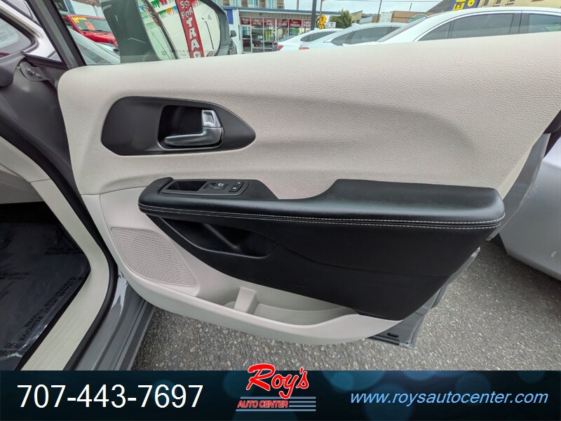 2022 Chrysler Pacifica Touring L - Photo 14 - Eureka, CA 95501