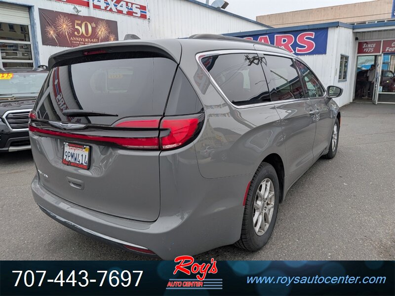 2022 Chrysler Pacifica Touring L - Photo 3 - Eureka, CA 95501