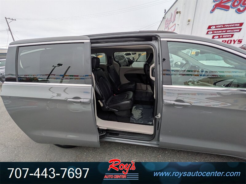 2022 Chrysler Pacifica Touring L - Photo 15 - Eureka, CA 95501