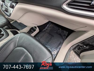 2022 Chrysler Pacifica Touring L - Photo 13 - Eureka, CA 95501