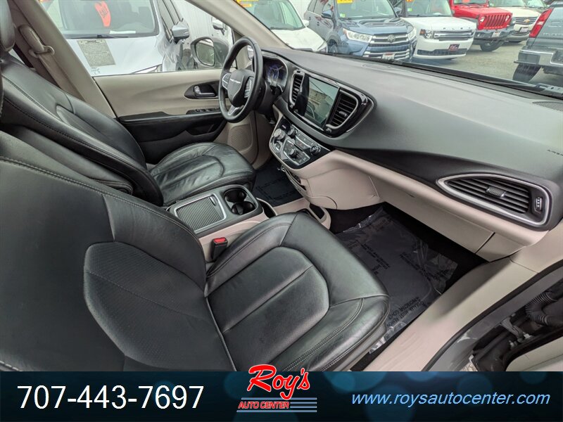 2022 Chrysler Pacifica Touring L - Photo 11 - Eureka, CA 95501
