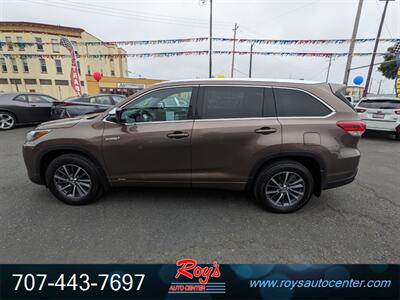 2018 Toyota Highlander Hybrid XLE  AWD - Photo 4 - Eureka, CA 95501