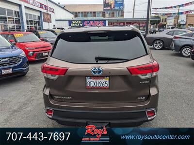 2018 Toyota Highlander Hybrid XLE  AWD - Photo 7 - Eureka, CA 95501