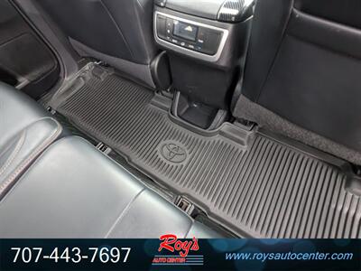 2018 Toyota Highlander Hybrid XLE  AWD - Photo 16 - Eureka, CA 95501