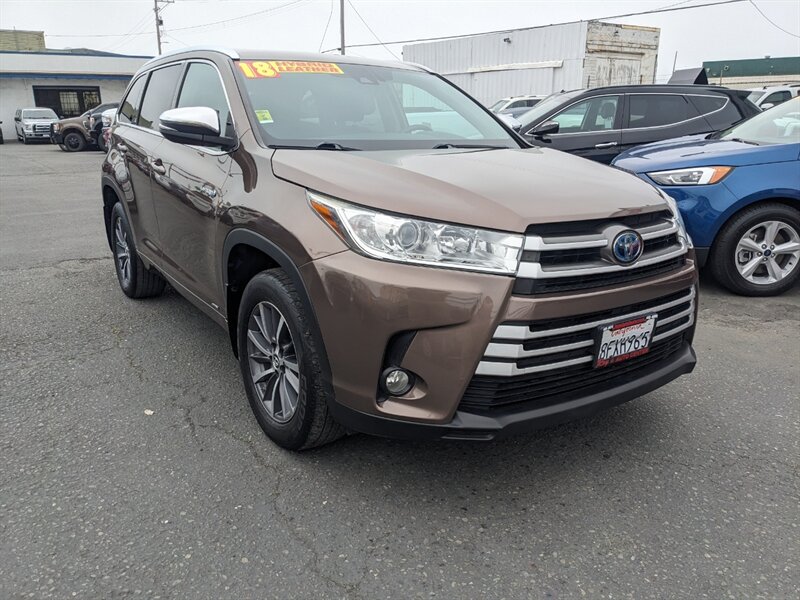 2018 Toyota Highlander Hybrid XLE  AWD