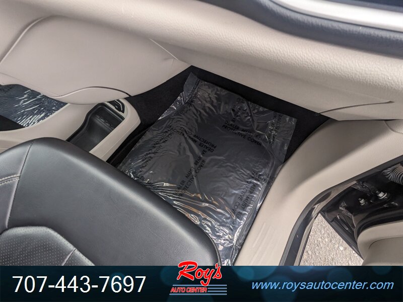 2021 Chrysler Voyager LXi photo 11