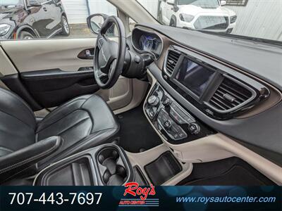 2021 Chrysler Voyager LXi   - Photo 10 - Eureka, CA 95501