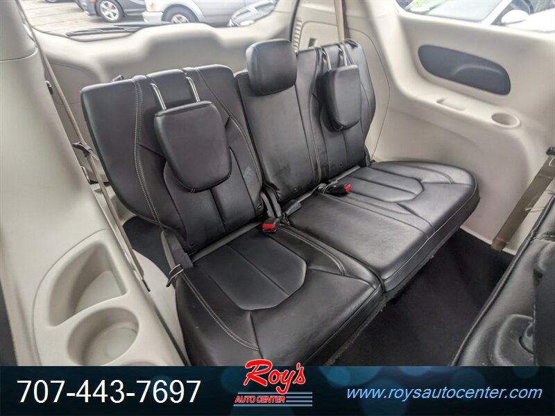 2021 Chrysler Voyager LXi photo 15