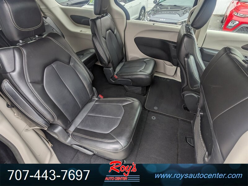 2021 Chrysler Voyager LXi photo 14