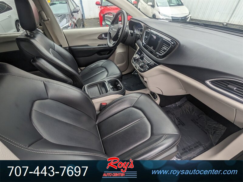 2021 Chrysler Voyager LXi photo 9