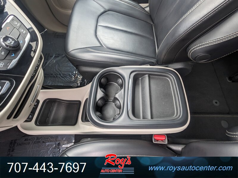 2021 Chrysler Voyager LXi photo 25