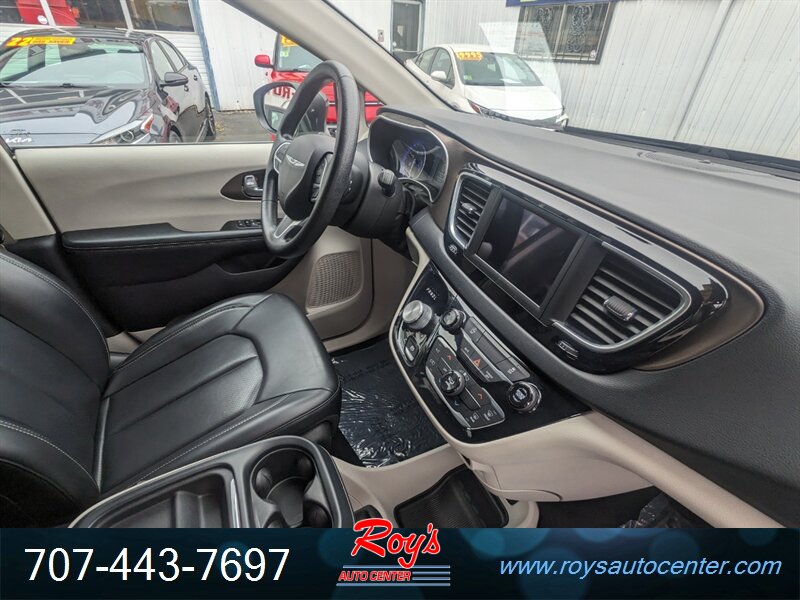 2021 Chrysler Voyager LXi photo 10