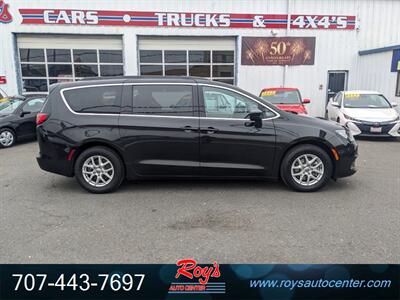 2021 Chrysler Voyager LXi   - Photo 2 - Eureka, CA 95501