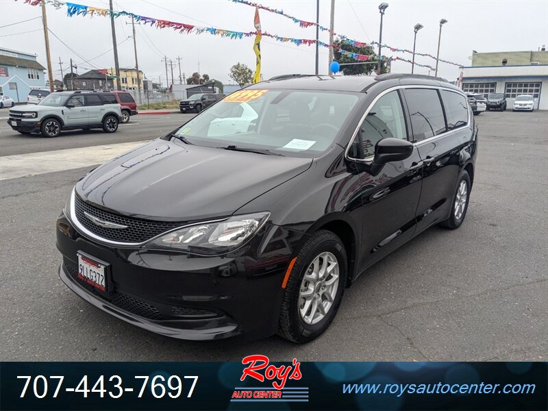 2021 Chrysler Voyager LXi photo 2