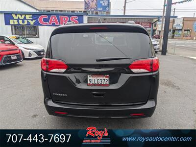2021 Chrysler Voyager LXi   - Photo 7 - Eureka, CA 95501