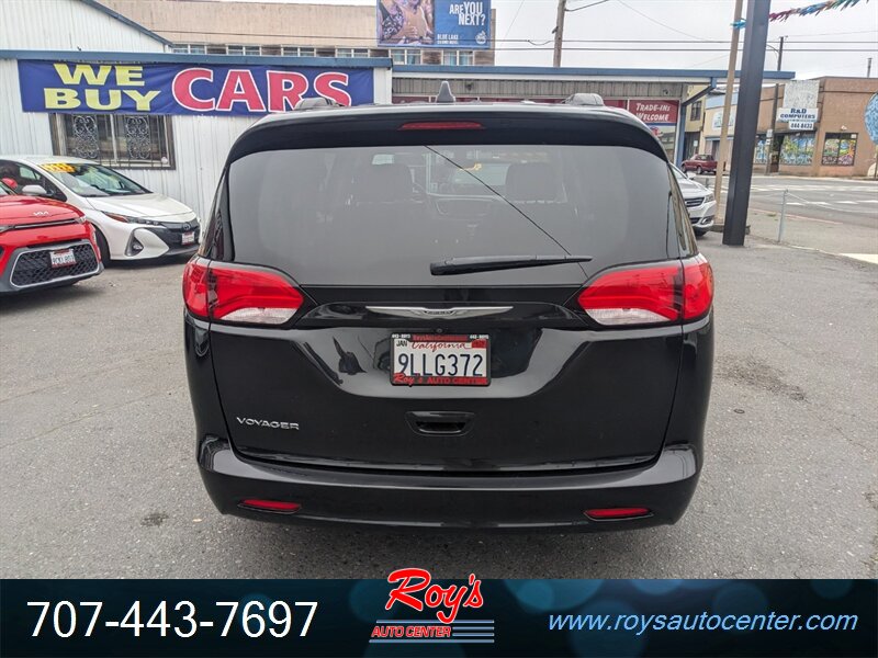 2021 Chrysler Voyager LXi photo 6