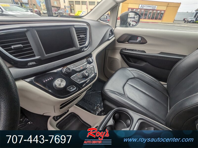 2021 Chrysler Voyager LXi photo 24